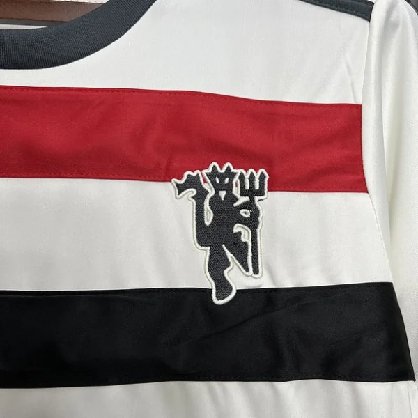 MAN UNITED 3RD 24/25 - Image 3