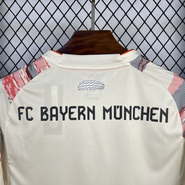BAYERN AWAY 25/26 - Image 4