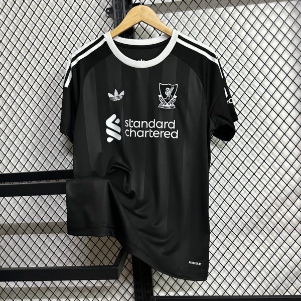 LIVERPOOL GOALKEEPER 25/26 - Image 2
